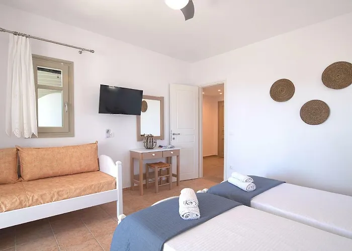 Golden Paros Chrisi Akti (Paros)